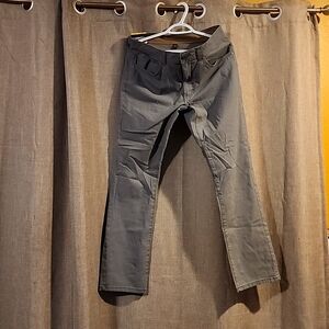 Bass Men's Grey jeans/khaki style pants.  32/32
